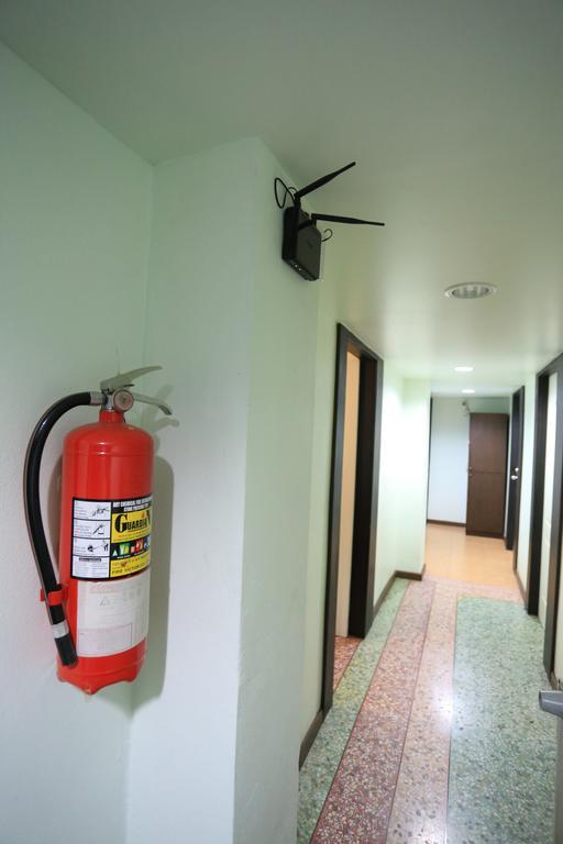 Thara House Hotell Bangkok Eksteriør bilde