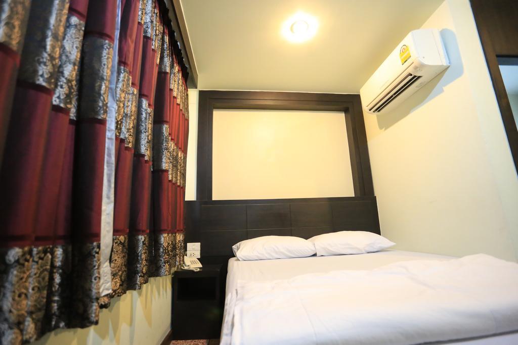 Thara House Hotell Bangkok Rom bilde