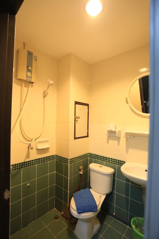 Thara House Hotell Bangkok Rom bilde